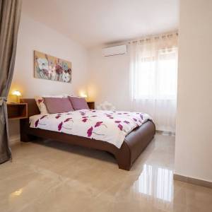 Hrvatska, Zadar, Vir, 4 apartmana, visokokvalitetna i održavana, potpuno opremljena i namještena, investicijska nekretnina bliz...