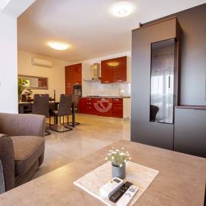 Hrvatska, Zadar, Vir, 4 apartmana, visokokvalitetna i održavana, potpuno opremljena i namještena, investicijska nekretnina bliz...