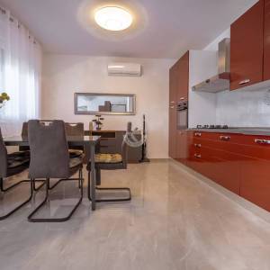 Hrvatska, Zadar, Vir, 4 apartmana, visokokvalitetna i održavana, potpuno opremljena i namještena, investicijska nekretnina bliz...