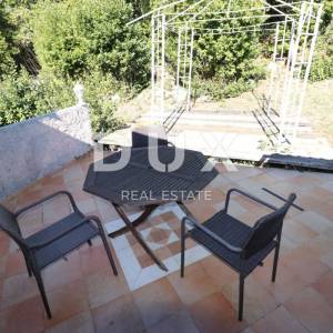 IČIĆI - Kuća sa 7 apartmana u blizini mora