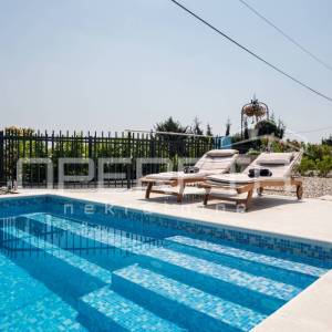 IČIĆI – Luksuzna vila s panoramskim pogledom na more, grijanim bazenom, spa zono