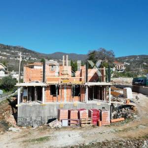 IČIĆI, POLJANE- kuća (započeta gradnje) 320m2 s panoramskim pogledom na more + okoliš 1123m2 