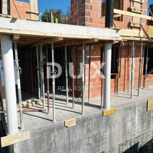 IČIĆI, POLJANE- kuća (započeta gradnje) 320m2 s panoramskim pogledom na more + okoliš 1123m2 