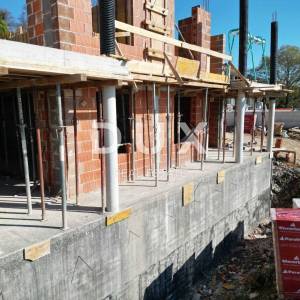 IČIĆI, POLJANE- kuća (započeta gradnje) 320m2 s panoramskim pogledom na more + okoliš 1123m2 