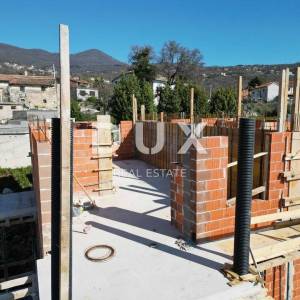 IČIĆI, POLJANE- kuća (započeta gradnje) 320m2 s panoramskim pogledom na more + okoliš 1123m2 