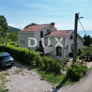 IČIĆI, POLJANE- villa 250m2 s pogledom na more i bazenom + uređena okućnica 1100m2