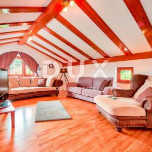 IČIĆI, POLJANE- villa 250m2 s pogledom na more i bazenom + uređena okućnica 1100m2