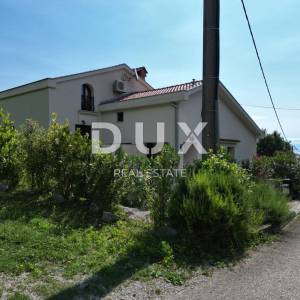 IČIĆI, POLJANE- villa 250m2 s pogledom na more i bazenom + uređena okućnica 1100m2