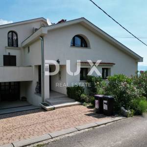 IČIĆI, POLJANE- villa 250m2 s pogledom na more i bazenom + uređena okućnica 1100m2