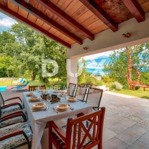 IČIĆI, POLJANE- villa 250m2 s pogledom na more i bazenom + uređena okućnica 1100m2