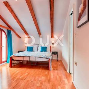 IČIĆI, POLJANE- villa 250m2 s pogledom na more i bazenom + uređena okućnica 1100m2