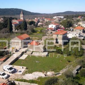 Idealna prilika – Građevinsko zemljište na Šolti s projektom i dozvolom