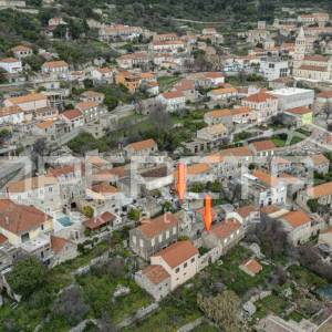 Idealna prilika: Kamene kuće za renovaciju s velikim vrtom i pogledom