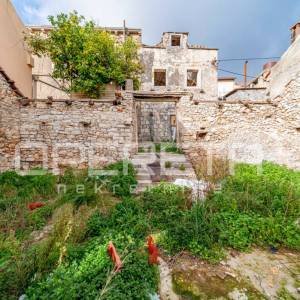 Idealna prilika: Kamene kuće za renovaciju s velikim vrtom i pogledom
