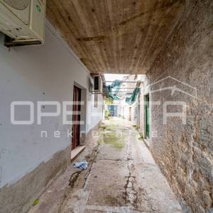 Idealna prilika: Kamene kuće za renovaciju s velikim vrtom i pogledom