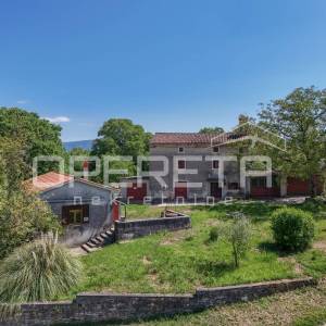 Idilično imanje od 23900m2 kraj Labina (Građ 2.848 m² +Poljoprivredno zemljište: