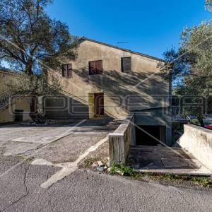 Investicija, kuća sa poslovnim prostorom, Žrnovska Banja, otok Korčula