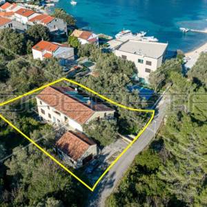 Investicija, kuća sa poslovnim prostorom, Žrnovska Banja, otok Korčula
