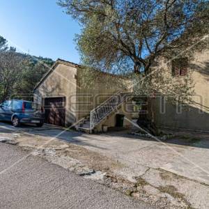 Investicija, kuća sa poslovnim prostorom, Žrnovska Banja, otok Korčula