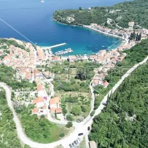 Investicija u Prirodi – Poljoprivredno Zemljište od 762m2 na Korčuli