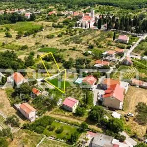 Investicijska prilika, Katuni, Šestanovac, kuća za adaptaciju