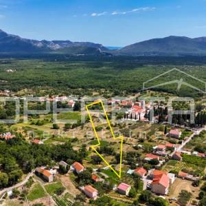Investicijska prilika, Katuni, Šestanovac, kuća za adaptaciju