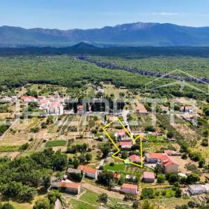 Investicijska prilika, Katuni, Šestanovac, kuća za adaptaciju