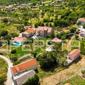 Investicijska prilika, Katuni, Šestanovac, kuća za adaptaciju
