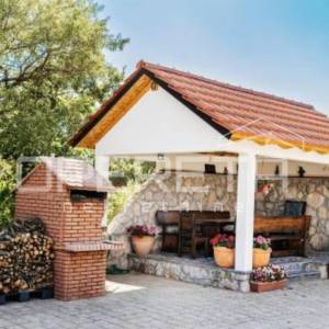 INVESTICIJSKA PRILIKA – KUĆA ZA TURISTIČKE SVRHE U CISTI PROVO