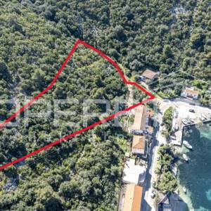 Investicijska prilika na Lastovu: Zemljište uz more, 5107 m²