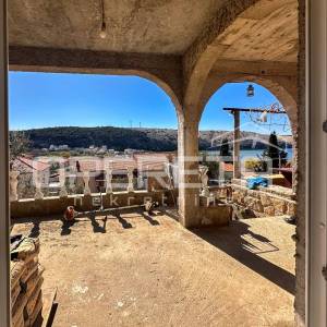 Investicijska prilika – nekadašnji hotel blizu mora, Lopar, Rab