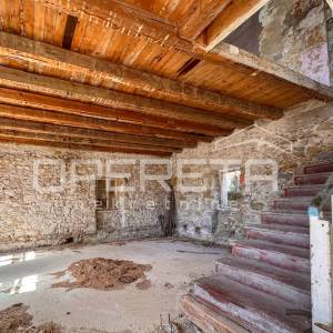 Investicijska prilika – nekadašnji hotel blizu mora, Lopar, Rab