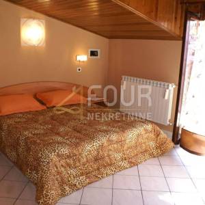 Ista, Rovinj, etaža s dva stana, 122m2, terasa i balkon