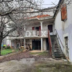 ISTRA, BALE - Kuća za renovaciju!