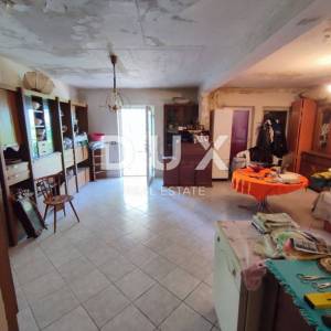 ISTRA, BALE - Kuća za renovaciju!