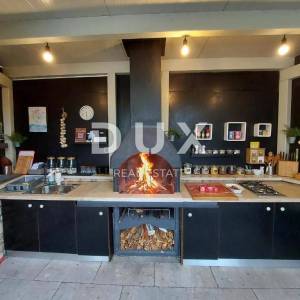 ISTRA, BALE - Moderna obiteljska apartmanska vila