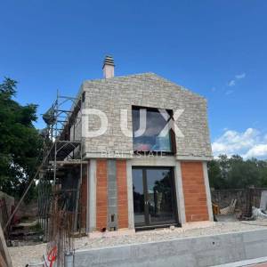 ISTRA, BALE - Moderno namještena vila s bazenom i saunom