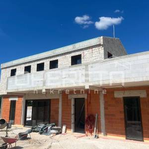 Istra, Bale, okolica, impozantna vila sa bazenom