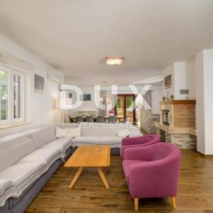 ISTRA, BALE - Rustikalna vila s bazenom