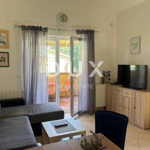 ISTRA, BANJOLE - Apartman s bazenom i terasom 300 metara od mora!