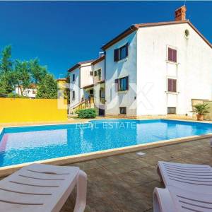 ISTRA, BANJOLE - Apartmanska kuća na 150m od mora!