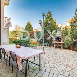 ISTRA, BANJOLE - Apartmanska kuća na 150m od mora!
