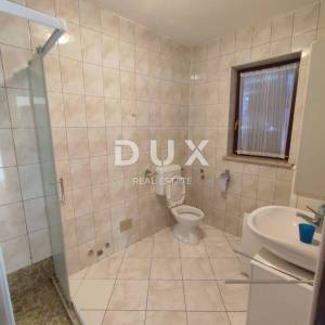 ISTRA, BANJOLE - Apartmanska kuća s bazenom i okućnicom 150m od mora