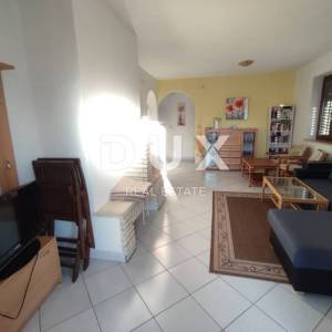 ISTRA, BANJOLE - Apartmanska kuća s bazenom i okućnicom 150m od mora