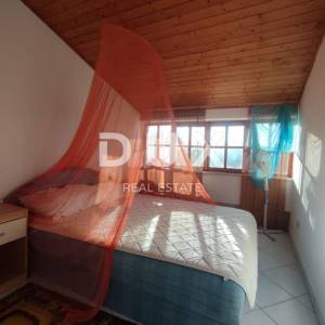 ISTRA, BANJOLE - Apartmanska kuća s bazenom i okućnicom 150m od mora