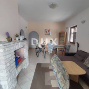 ISTRA, BANJOLE - Apartmanska kuća s bazenom i okućnicom 150m od mora