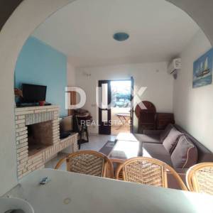 ISTRA, BANJOLE - Apartmanska kuća s bazenom i okućnicom 150m od mora