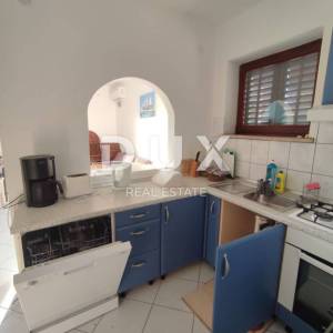 ISTRA, BANJOLE - Apartmanska kuća s bazenom i okućnicom 150m od mora