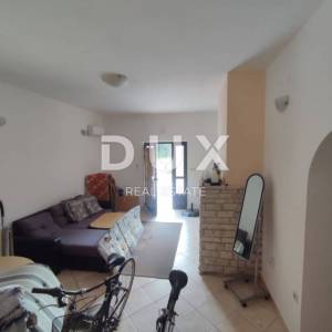 ISTRA, BANJOLE - Apartmanska kuća s bazenom i okućnicom 150m od mora