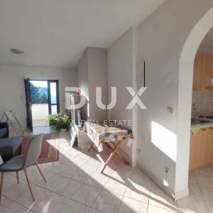 ISTRA, BANJOLE - Apartmanska kuća s bazenom i okućnicom 150m od mora